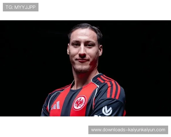 法兰克福新援埃布努塔利布替补待命，或成锋线奇兵